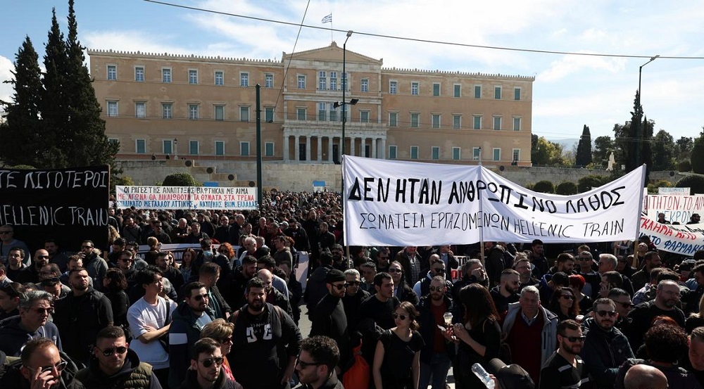 Perplasja e trenave ne Greqi, vijojne protestat masive ne te gjithe vendin